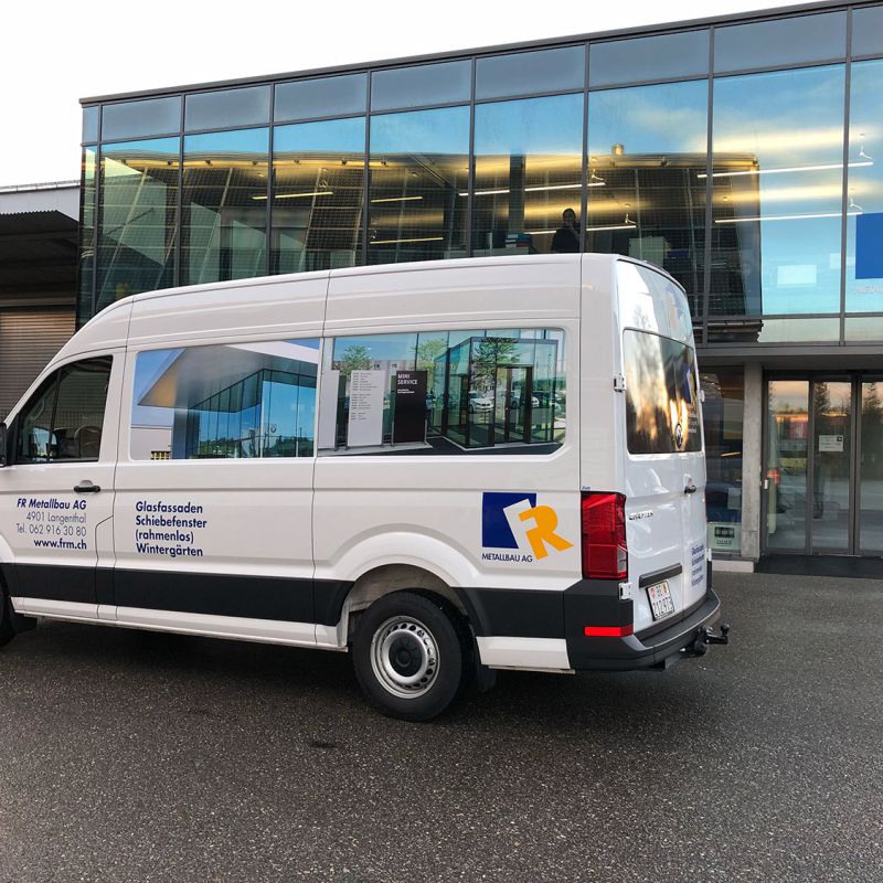 kompination aus digitaldruck und geschnittenen logos und schriften kompination aus digitaldruck und geschnittenen logos und schriften