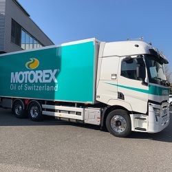 lkw aufbau komplett tu rkis foliert und bei der kabine tu rkise filets gesetzt lkw aufbau komplett tu rkis foliert und bei der kabine tu rkise filets gesetzt