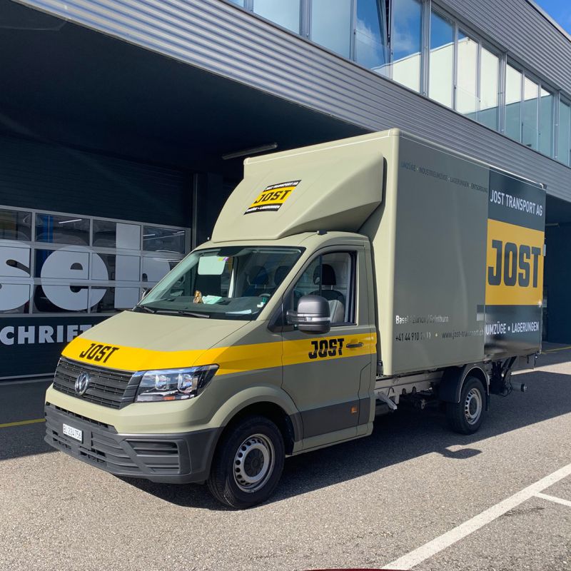 vollfolierung von kabine und aufbau mit kakigru  ner satin folie vollfolierung von kabine und aufbau mit kakigru  ner satin folie