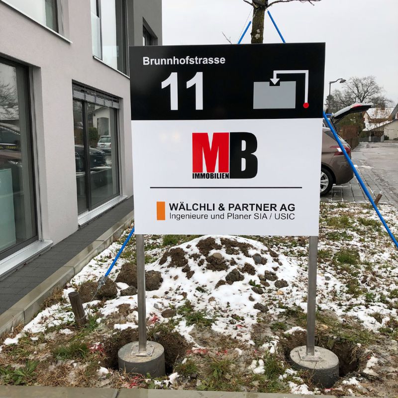 wegweisung durch eine pylone wegweisung durch eine pylone